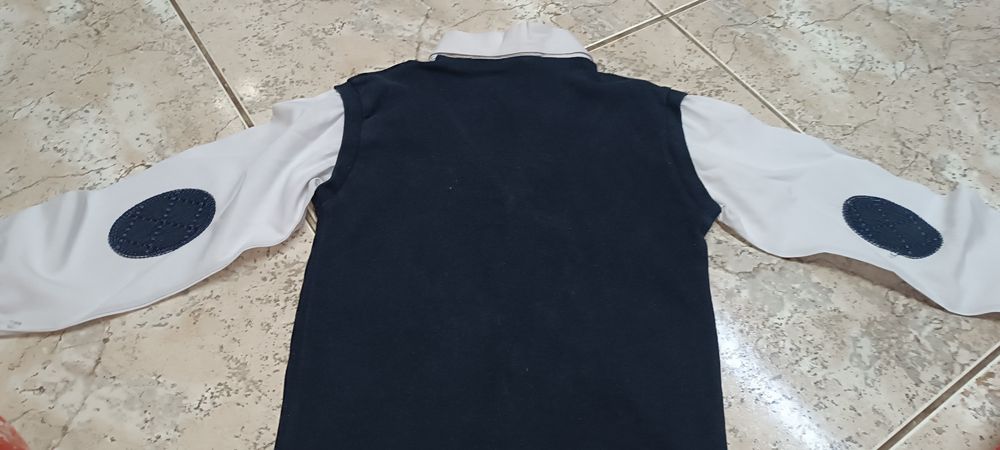 Vând Cămașa 9-10 ani