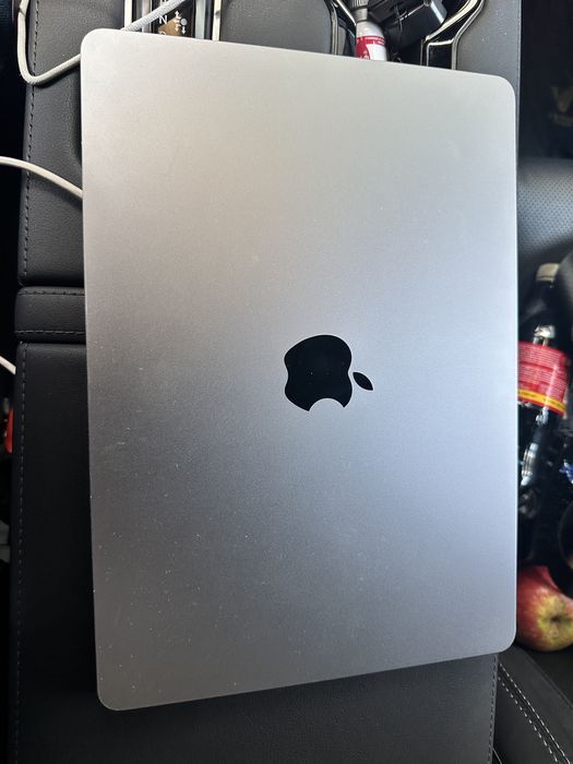 Macbook air M2 8/512