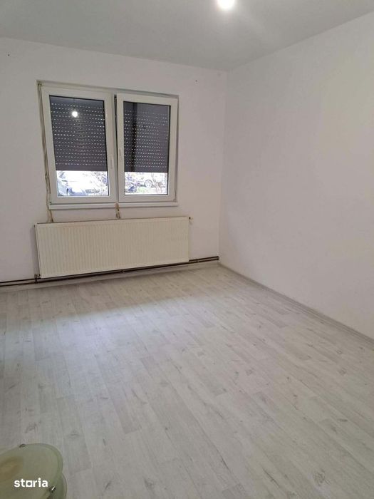 Apartament 2 camere , Ozana , M15 , parter , 46.000 euro neg.