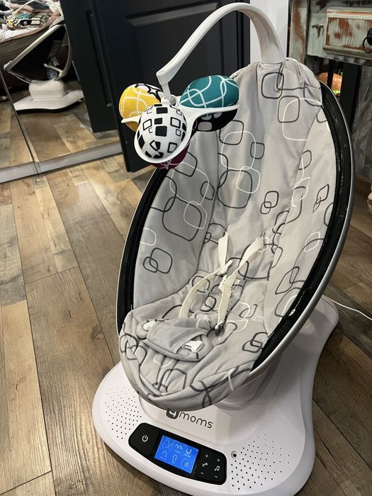 Balansoar electric pentru bebeluși