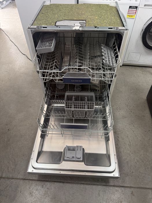 Съдомиялна за  полу вграждане Siiemens