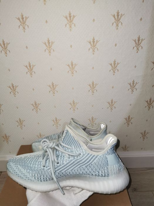 Yeezy 350 Boost Cloud White