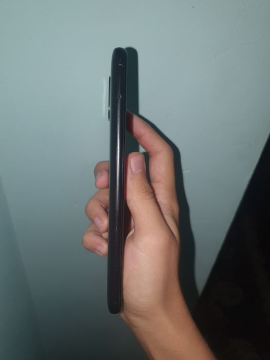 Samsung galaxy a03 4/64 xolati yaxshi