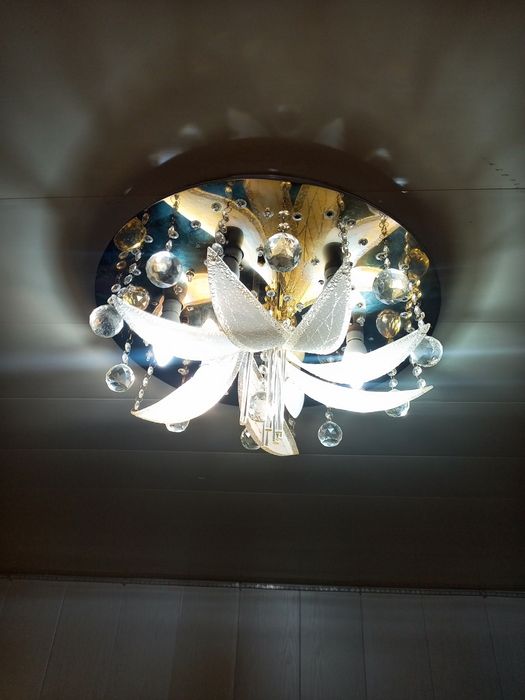 Потолочная люстра