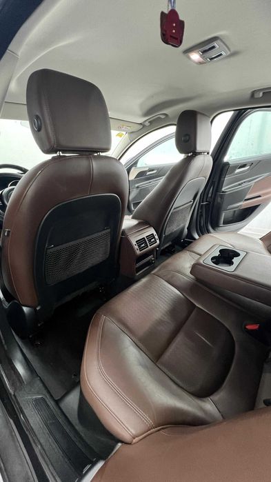 Jaguar XE Luxury Edition