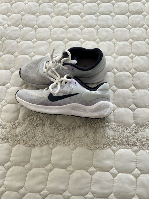 Маратонки NİKE за момиче 32 номер