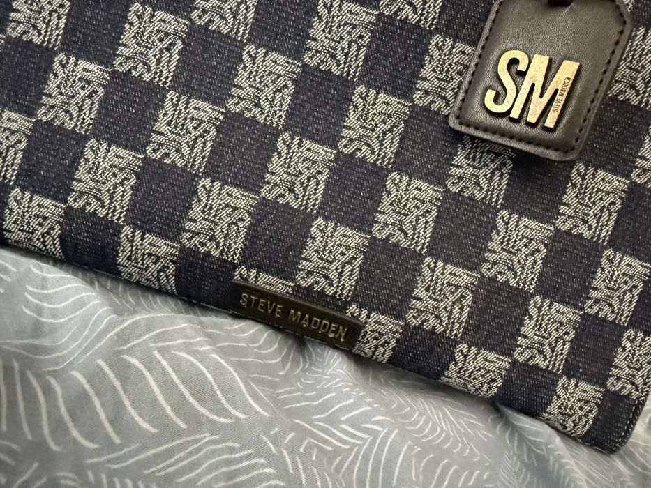 Чанти Marc Jacobs, Chanel, Steve Madden