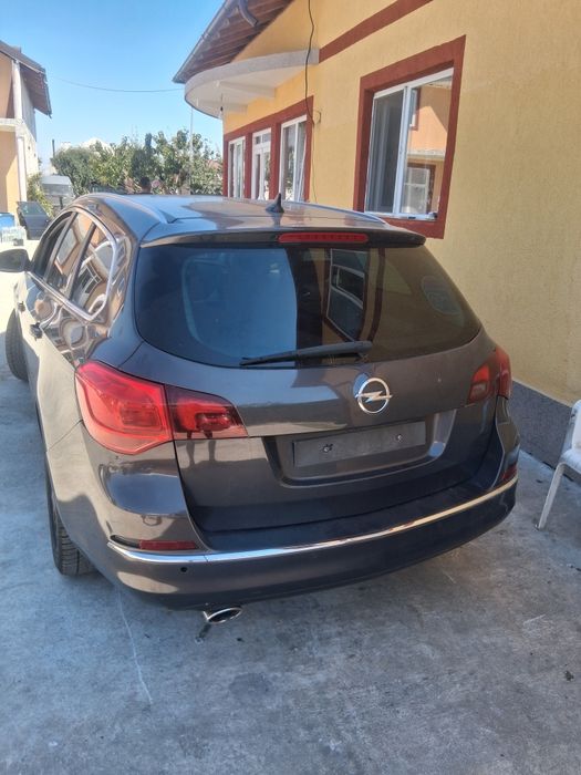 Vând haion de Opel Astra J 2013