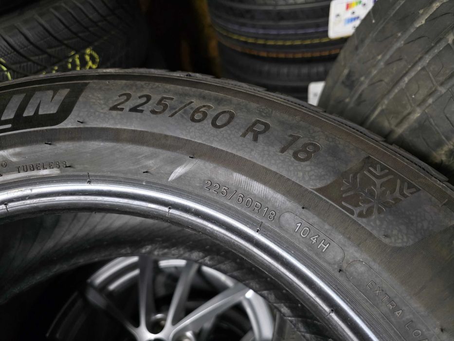 2бр Зимни гуми 225 60 18 - Michelin