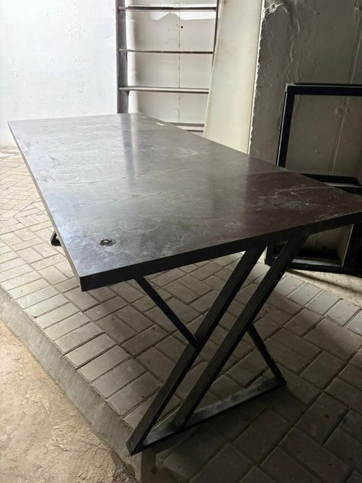 Продаю стол для кафе