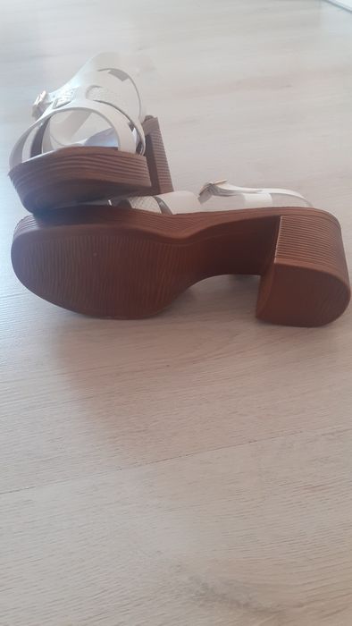 Сандали на платформа с висок ток - 40 номер