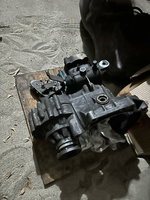 Продам МКПП Volkswagen 1.8 Golf3