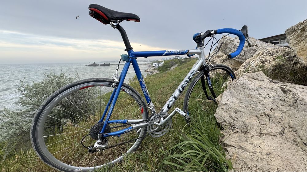 Bicicletă cursieră Cube Shimano Giant
