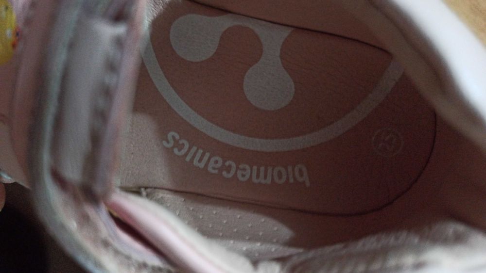 Детские сандалии для девочки Biomechanics 25 размер.