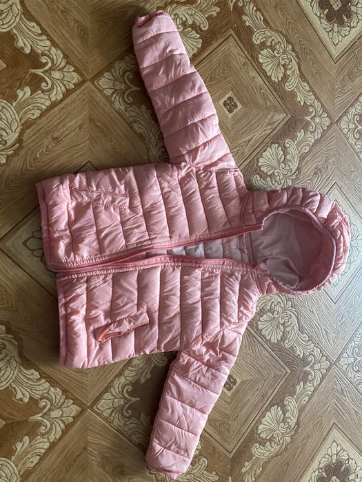 Продам курточку весна