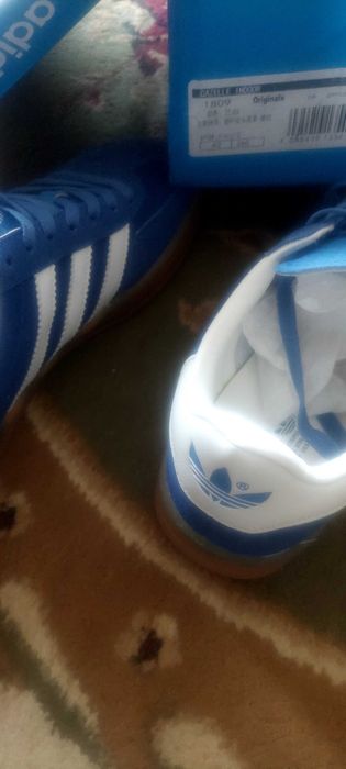 Кроссовки Adidas