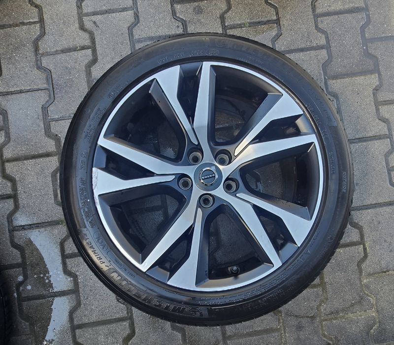 Vand roți complete originale volvo R design 235/45/18