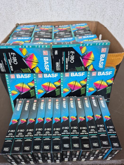 Vând 80 casete video VHS originale Basf 180 minute colectie de filme