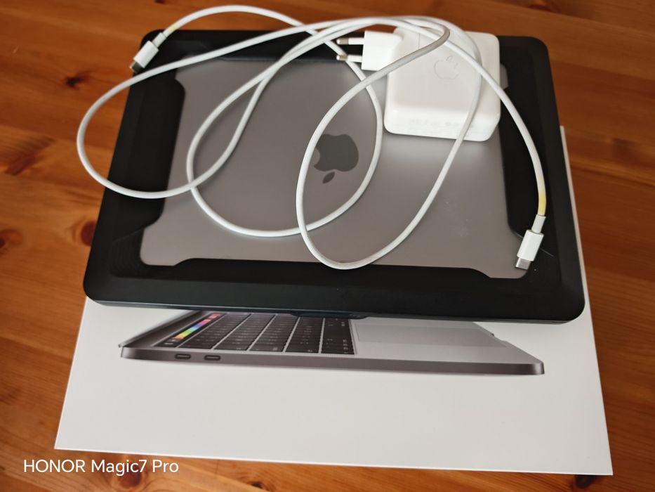 MacBook pro 13", 2018, touchbar