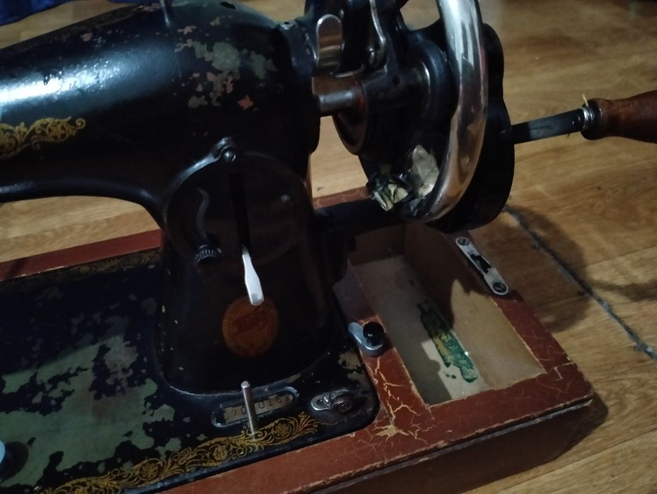 Продам швейную машину.