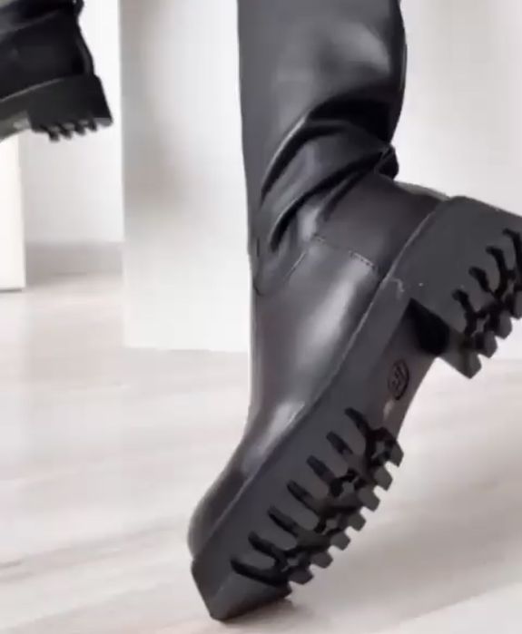 Nursace ботфорты на низком ходу