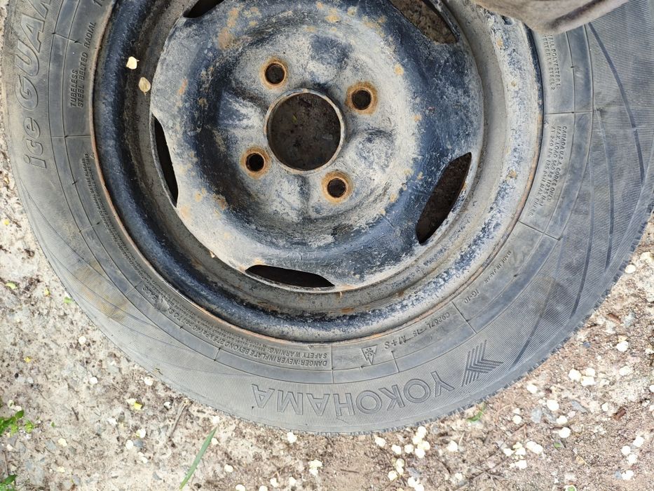 Продам на запаски.