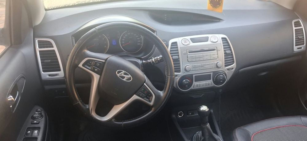 HYUNDAI i20 2011 — imagine 5