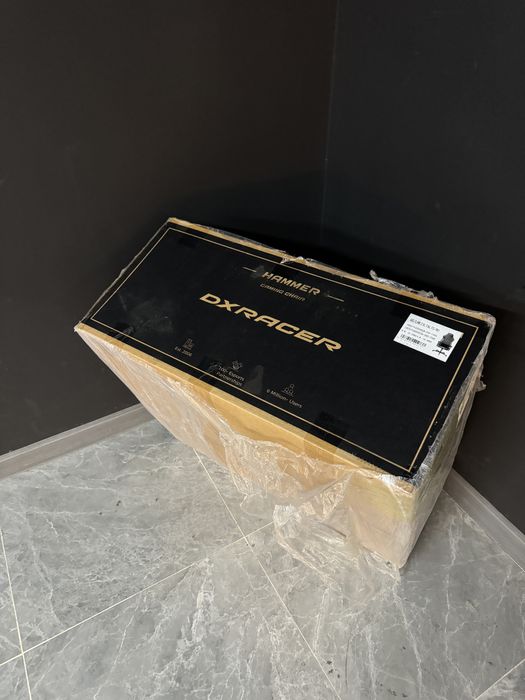 Продам игровое кресло Dxracer Hammer