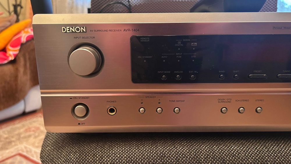 Amplificator Denon AVR 1404, ca nou, telecomanda originala