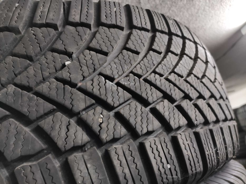 4бр Зимни гуми 215 60 16 - Bridgestone