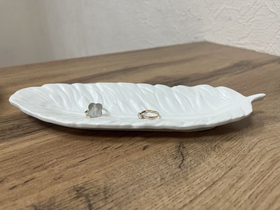 Декор из гипса .