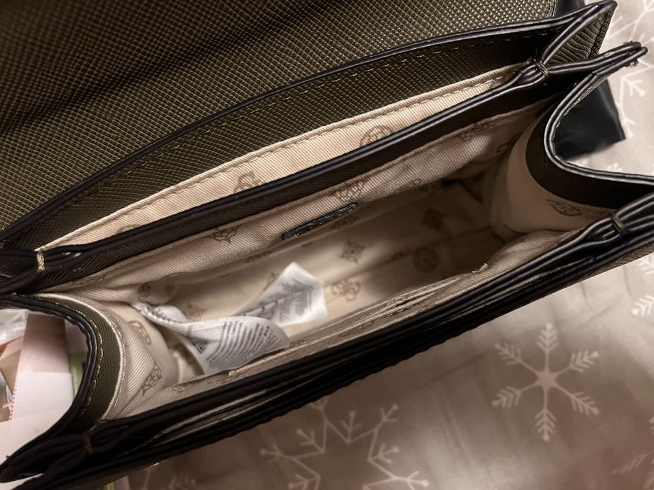 Данска Чанта Guess