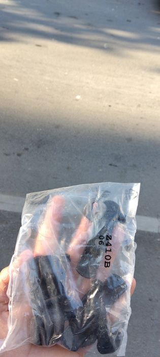 Стойка за куфар Givi