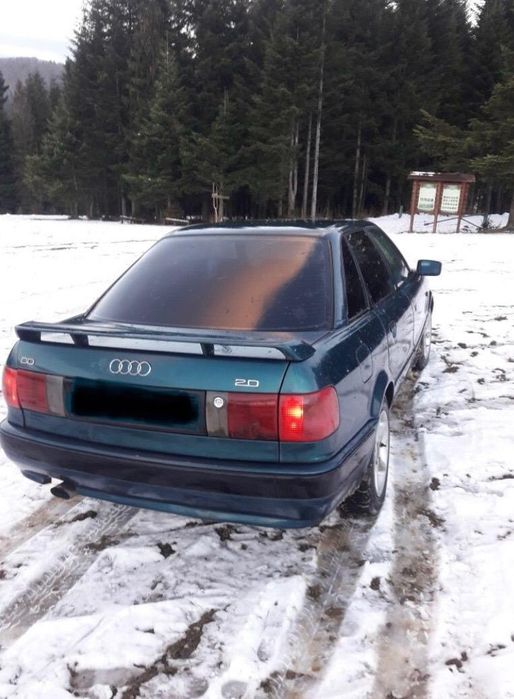 Продам Audi 80 срочно.