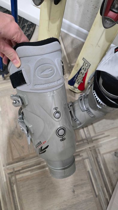 Срочно торг. Продам лыжи с ботинками