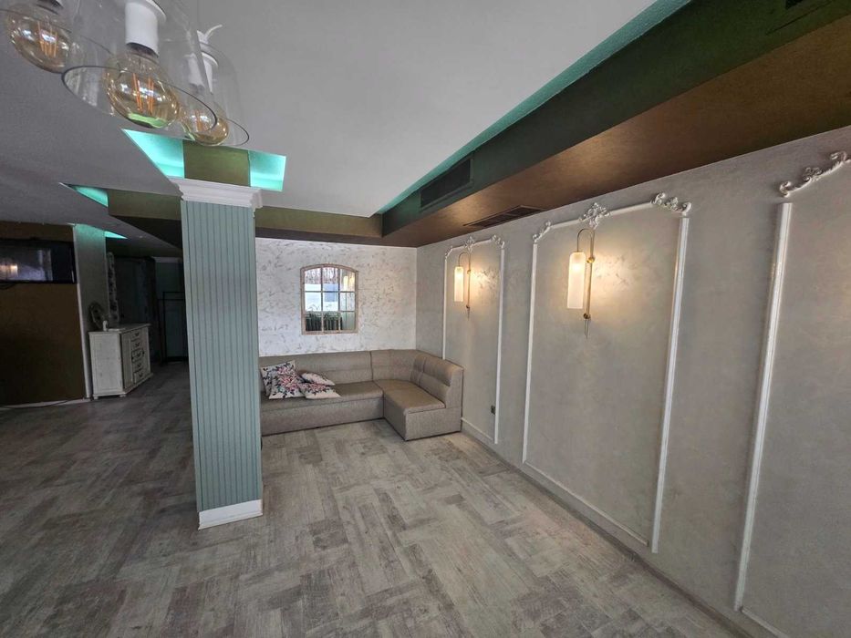 Дава се под наем Заведение в Варна, Център - 240 кв.м за 2000 € - Снимка #1