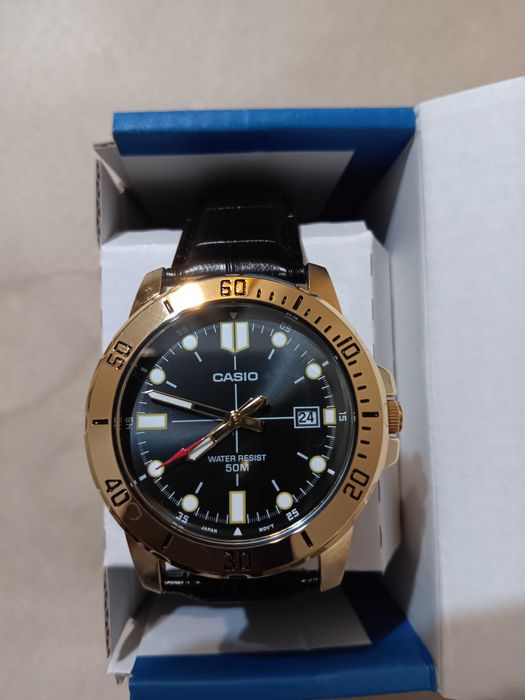 Продавам мъжки часовник Casio Collection MTP-VD01GL-1EVUDF
