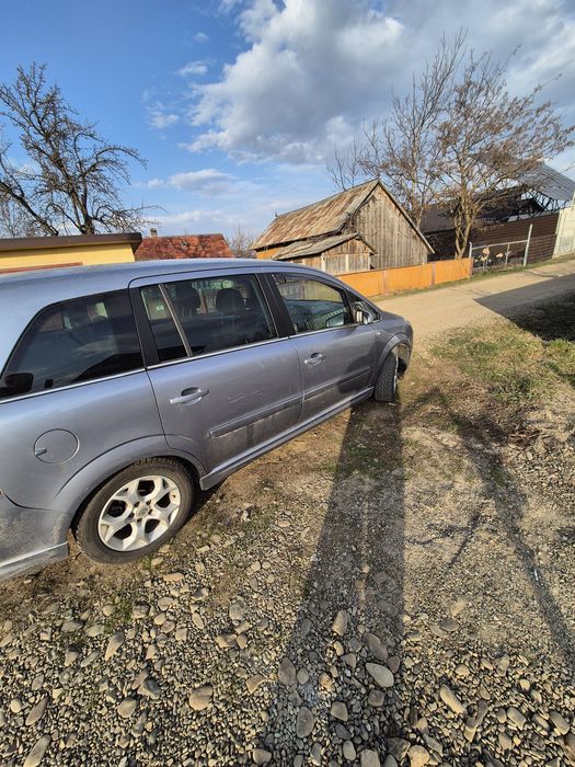 Vând Opel Zafira 2009