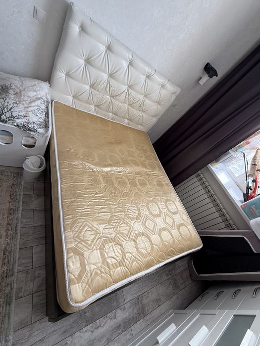 Кровать двухспальная