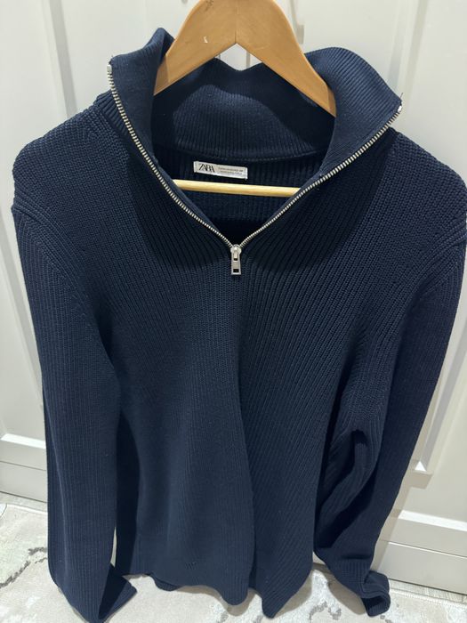 Свитер с замком Zara новая