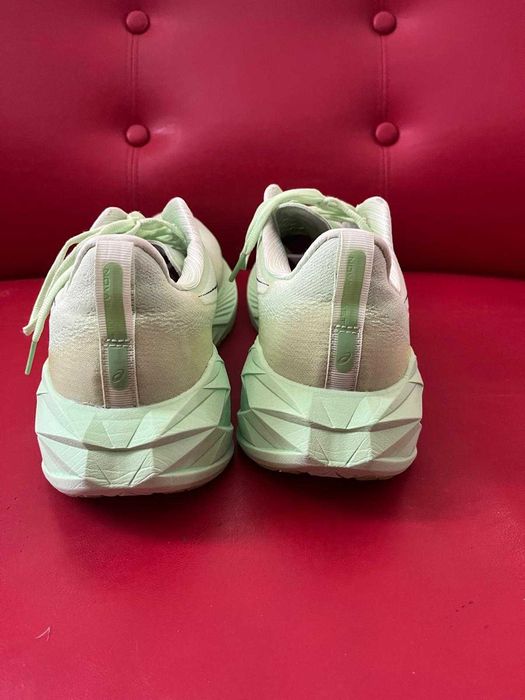 ASICS Novablast 4 - Mărimea 46.5