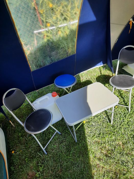 vand cort marechal 4 persoane