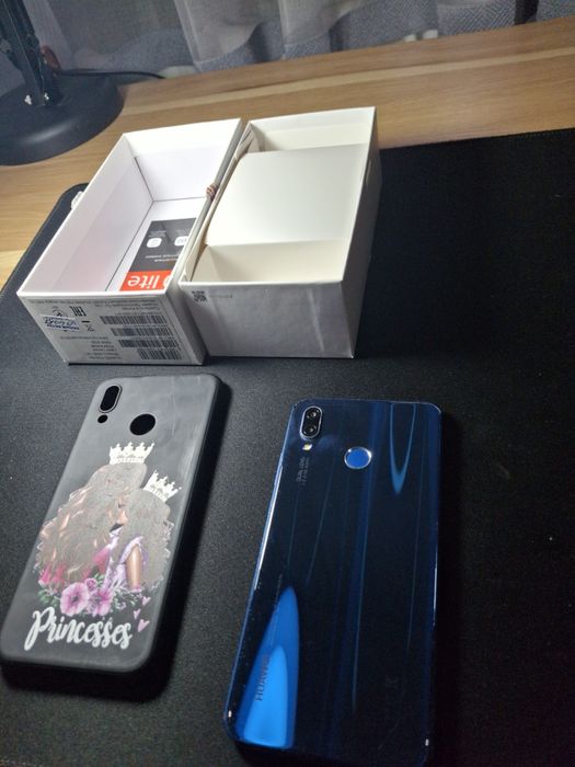 Телефон Huawei p20 lite