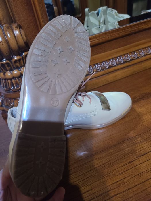 Продаю обувь