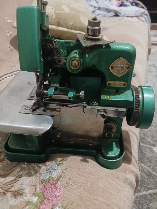 Продам швеиная машинка  оверлок.