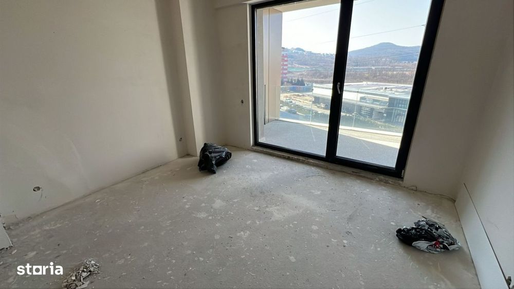 Apartament de 3 camere, 2 bai, zona BMW — fotografia 3