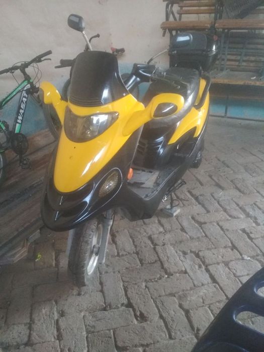 Skuter   150 kub Holati yaxshi tortishiyam yaxshi