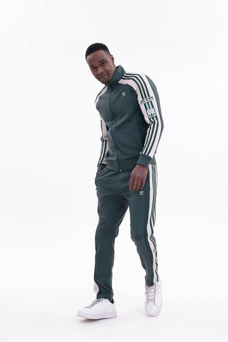 Oferta! Trening Adidas original! Toate marimile disponibile!