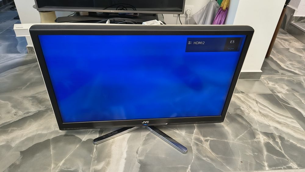 JVC 37 инча телевизор