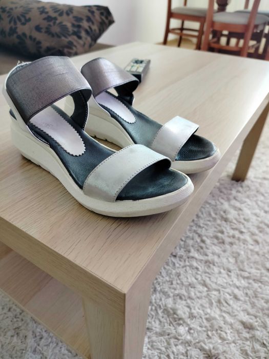 Дамски сандали от естествена кожа